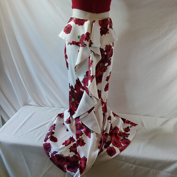 Social Code Off The Shoulder Floral Red Rose Mermaid Prom Dress Size 3 - Picture 13 of 16